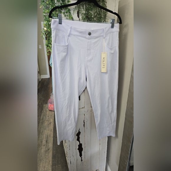 NWT Medium Or Large Yelete White Pants Capri Cropped Stretchy Spring Summer - Picture 1 of 2